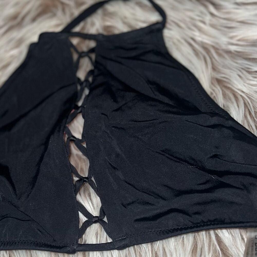 Pink black criss cross halter bikini top - Picture 2 of 10